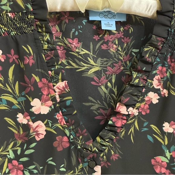 CeCe Women’s Floral Print Ruffled V-Neck Button Front Blouse - Picture 10 of 15